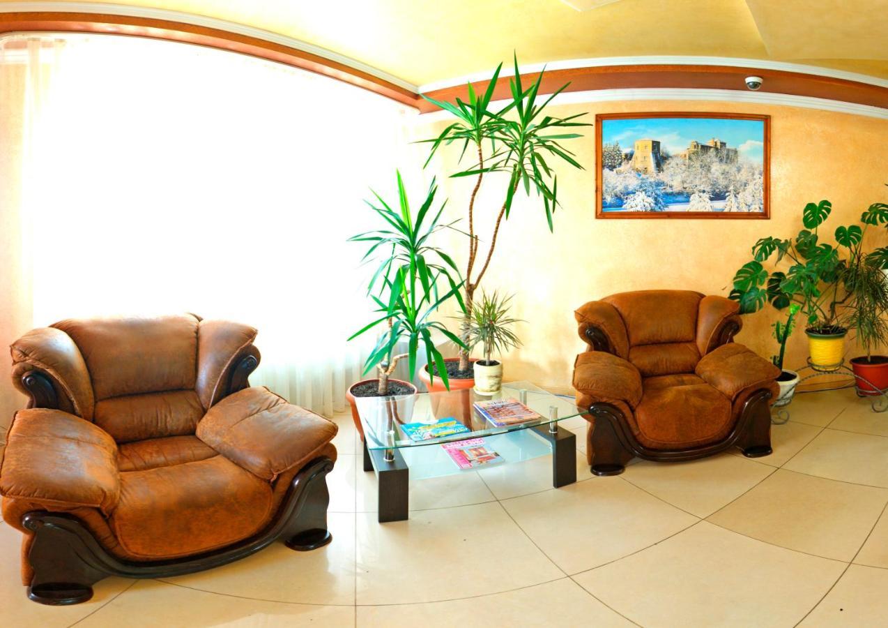 De Luxe Hotel Khmil'nyk Exterior photo